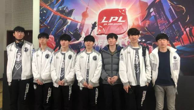 辱骂并歧视 辱骂并歧视